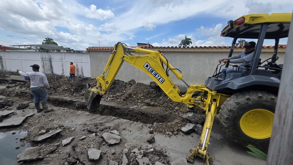 «¡Transformación en La Hacienda! 100 metros de colector sustituidos»
